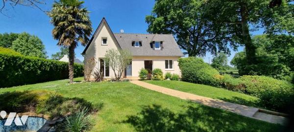 Maison avec terrain et dépendance