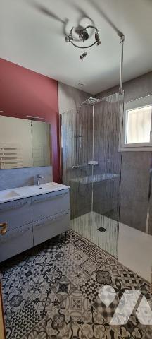 Maison avec terrain et dépendance