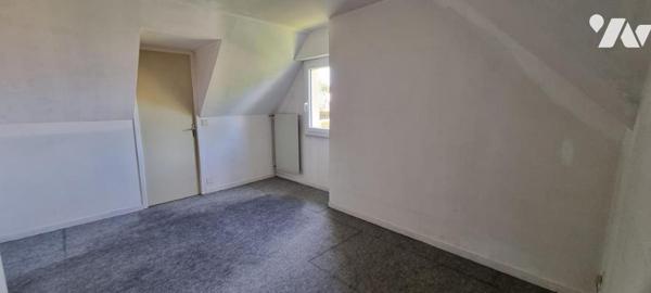 Maison avec terrain et dépendance