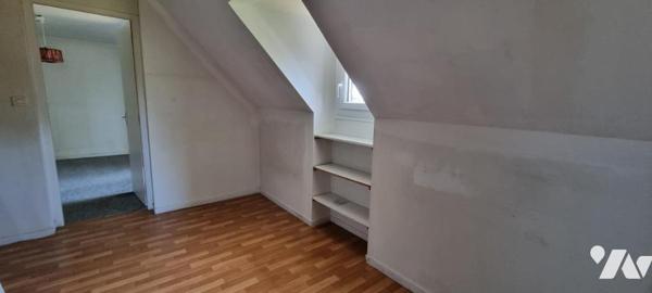 Maison avec terrain et dépendance