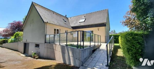 Maison avec terrain et dépendance