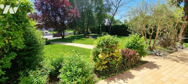 Maison avec terrain et dépendance