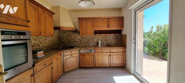 Maison avec terrain et dépendance