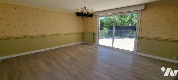 Maison avec terrain et dépendance