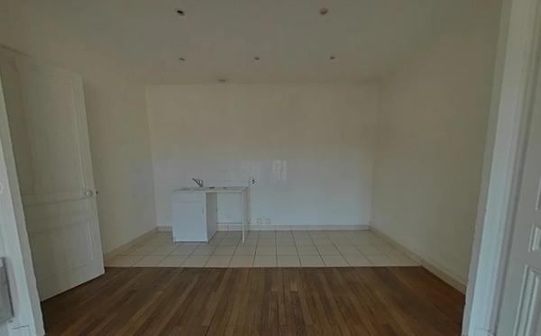 APPARTEMENT T2 A LOUER - LYON 7EME ARRONDISSEMENT Pasteur 50.09 m 2 930 € charges comprises par mois