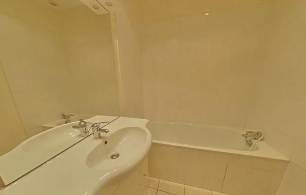 APPARTEMENT T2 A LOUER - LYON 7EME ARRONDISSEMENT Pasteur 50.09 m 2 930 € charges comprises par mois