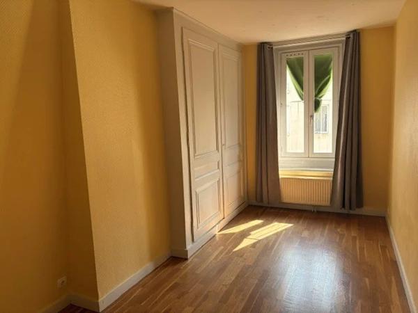 APPARTEMENT T5 A LOUER - LYON 6EME ARRONDISSEMENT Moliere 105.97 m 2 1 720 € charges comprises par mois
