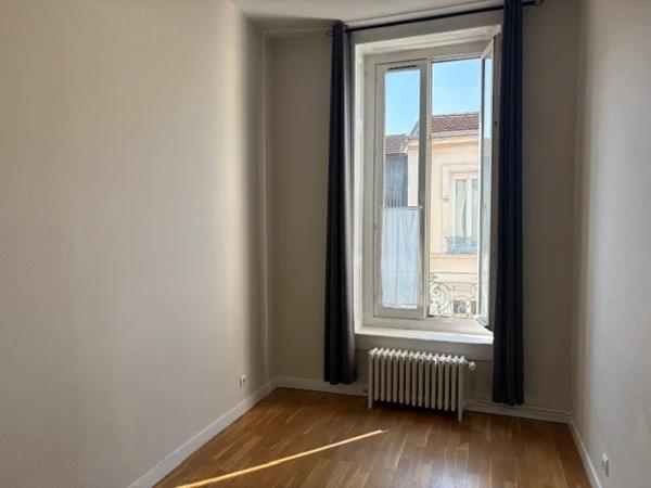 APPARTEMENT T5 A LOUER - LYON 6EME ARRONDISSEMENT Moliere 105.97 m 2 1 720 € charges comprises par mois