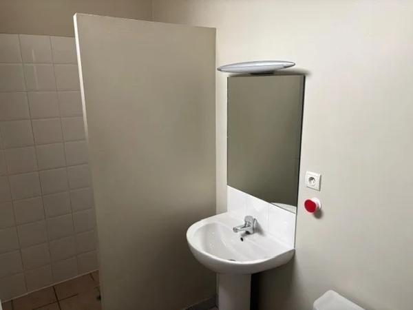 APPARTEMENT T5 A LOUER - LYON 6EME ARRONDISSEMENT Moliere 105.97 m 2 1 720 € charges comprises par mois
