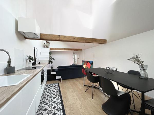 A vendre Côte Pavée ? Superbe duplex rénové par architecte, esprit loft