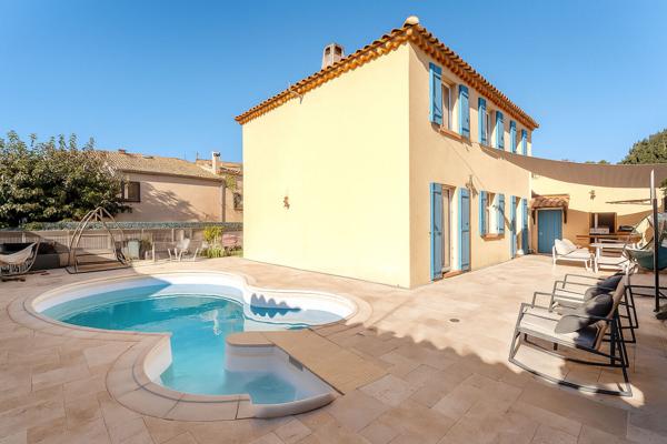 Six Fours centre ville. Maison T6 de 122 m² avec garage de 20 m² sur 507 m² terrain