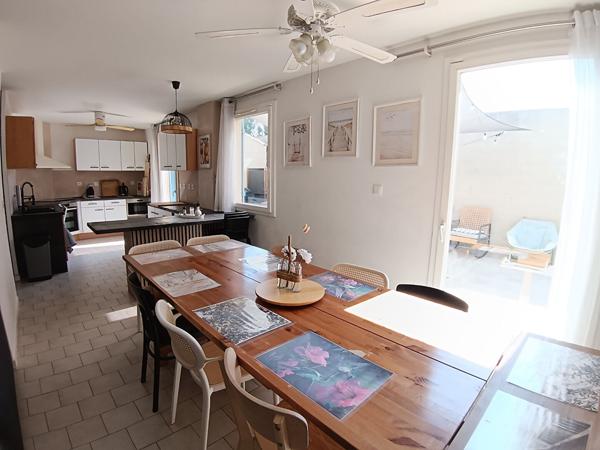 Six Fours centre ville. Maison T6 de 122 m² avec garage de 20 m² sur 507 m² terrain