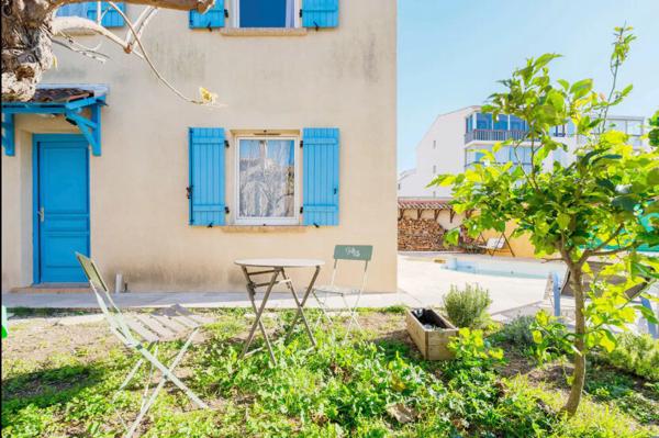 Six Fours centre ville. Maison T6 de 122 m² avec garage de 20 m² sur 507 m² terrain