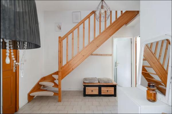 Six Fours centre ville. Maison T6 de 122 m² avec garage de 20 m² sur 507 m² terrain