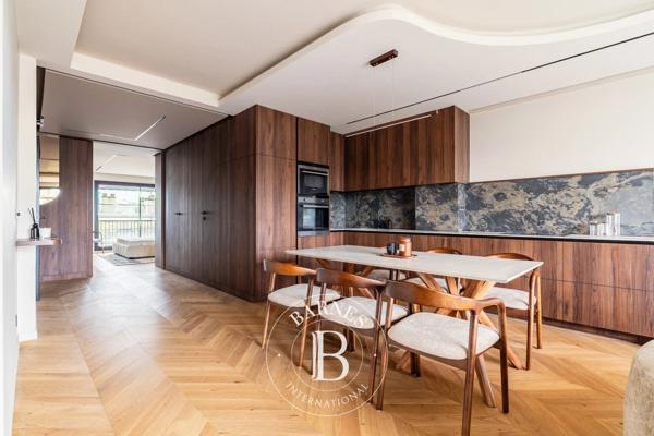 Paris 16ème, Appartement 2 Chambres -  104 m² à vendre