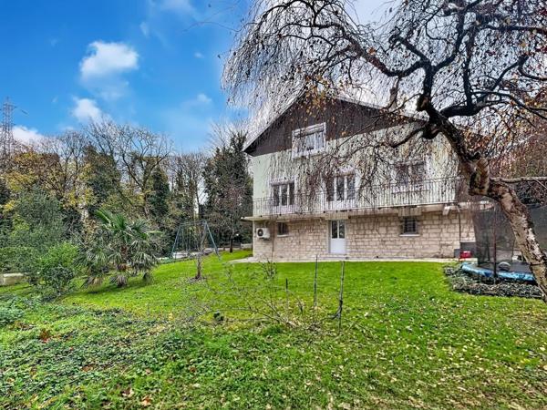 Pavillon 180m², Arboré, Terrain 1143m² piscinable