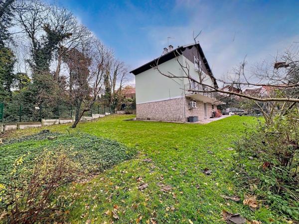 Pavillon 180m², Arboré, Terrain 1143m² piscinable