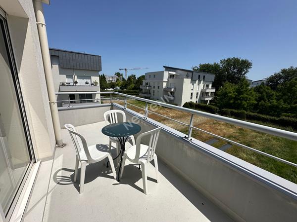 Orvault Haute Vallée/Praudière : En vente ! Appartement T3 2 chambres de 67 m² à proximité de toutes les commodités / dernier étage terrasse / ascenseur / Garage double
