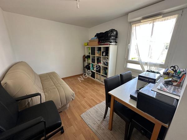 Orvault Haute Vallée/Praudière : En vente ! Appartement T3 2 chambres de 67 m² à proximité de toutes les commodités / dernier étage terrasse / ascenseur / Garage double