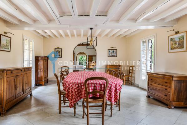 Propriete 7 pièce(s) 5 chambre(s) 330 m²
