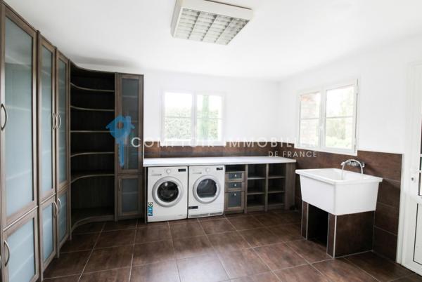 Propriete 7 pièce(s) 5 chambre(s) 330 m²