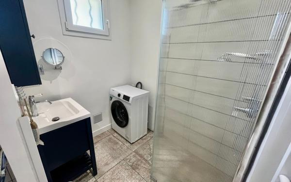 Maison à vendre    2 pièces •  Méjannes-le-Clap