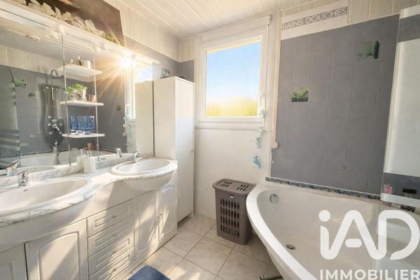 Maison à vendre 6 pièces 119 m² Ruelle-sur-Touvre