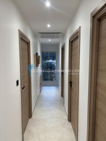 Villa
                                                                                                                                                                                                                                                                                                                        4 pièce(s)                                                                                                                                                                                                          3 chambre(s)                                                                                                                                                                                                          140  m²