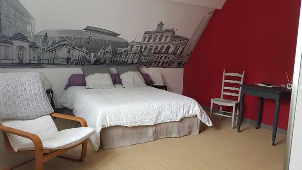 Maison
                                                                                                                                                                                                                                                                                                                        8 pièce(s)                                                                                                                                                                                                          5 chambre(s)                                                                                                                                                                                                          300  m²