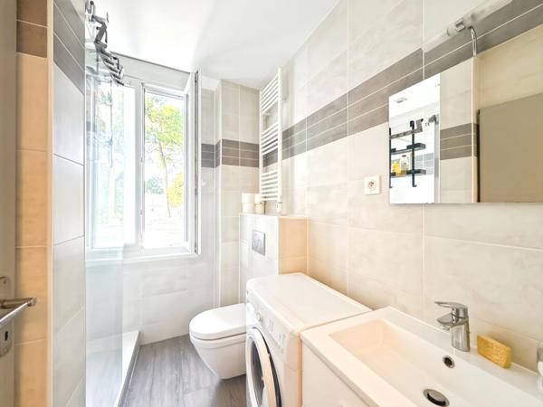 LA BAULE LES PINS, APPARTEMENT 2 CHAMBRES - PROCHE TOUS SERVICES ET PLAGE A PIED - SANS TRAVAUX