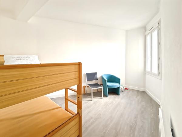 LA BAULE LES PINS, APPARTEMENT 2 CHAMBRES - PROCHE TOUS SERVICES ET PLAGE A PIED - SANS TRAVAUX