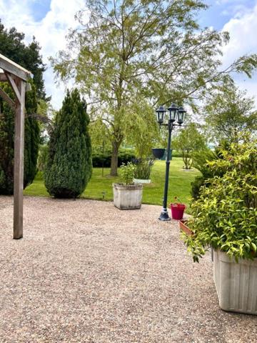 LONGERE RENOVEE  PARIS 1H30 + UNE PETITE MAISON A RENOVER