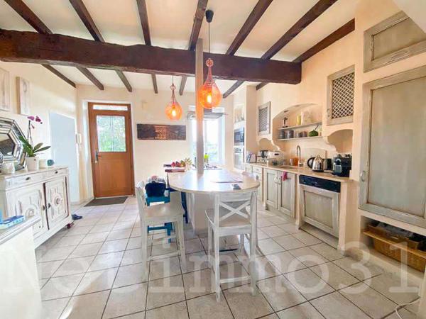 Maison T6 de 130m² avec piscine sur un terrain de 1100m²