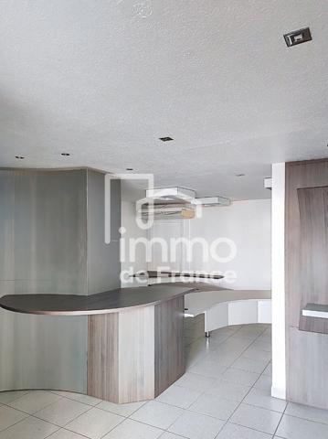 Local commercial Oyonnax 98.72 m2