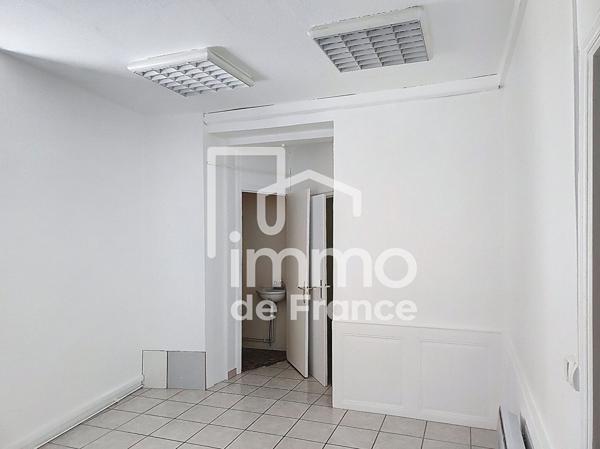 Local commercial Oyonnax 98.72 m2