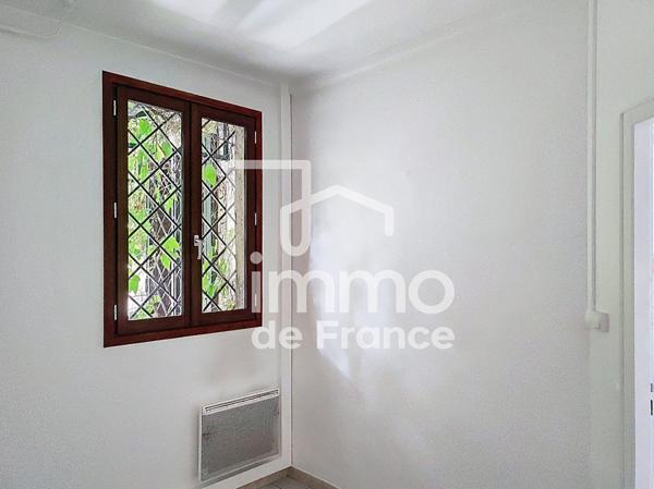 Local commercial Oyonnax 98.72 m2