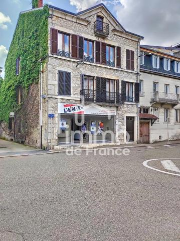 Local commercial Oyonnax 98.72 m2