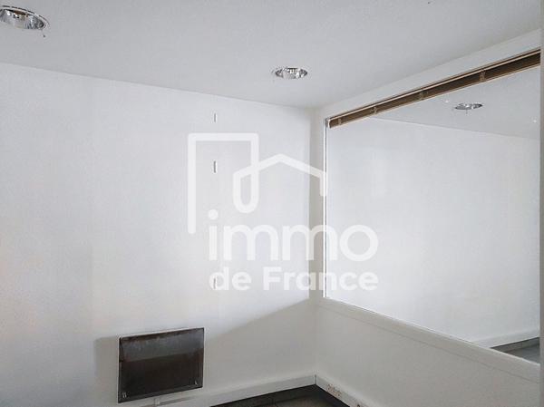 Local commercial Oyonnax 98.72 m2