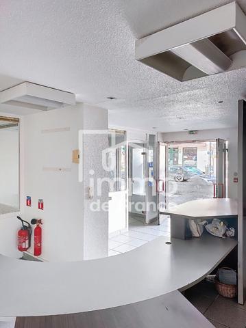 Local commercial Oyonnax 98.72 m2