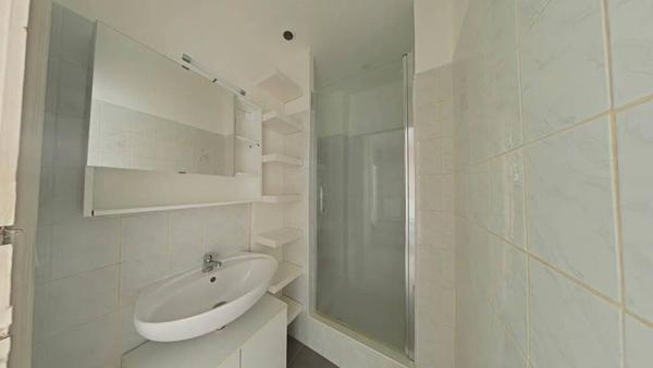 F2 MEUBLE PROCHE GARE CHATEAUCREUX