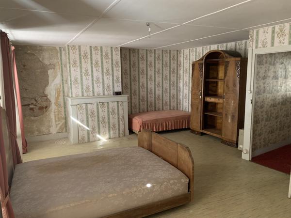 Paulhaguet (43230) MAISON 6 PIECES 160 M2 A RENOVER