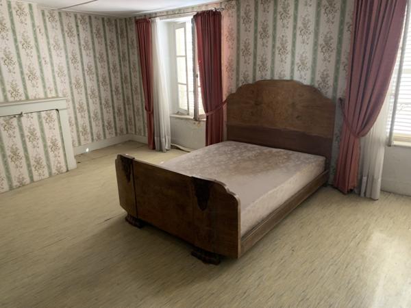 Paulhaguet (43230) MAISON 6 PIECES 160 M2 A RENOVER