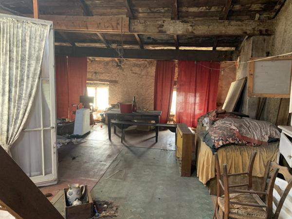 Paulhaguet (43230) MAISON 6 PIECES 160 M2 A RENOVER