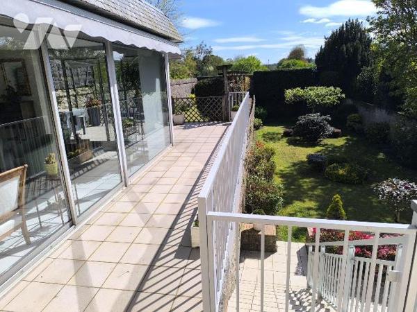 Maison à vendre à PONTIVY (56300), Morbihan (56), située dans le coeur du centre-ville, proche ...