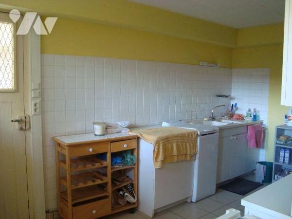 Maison à vendre à PONTIVY (56300), Morbihan (56), située dans le coeur du centre-ville, proche ...