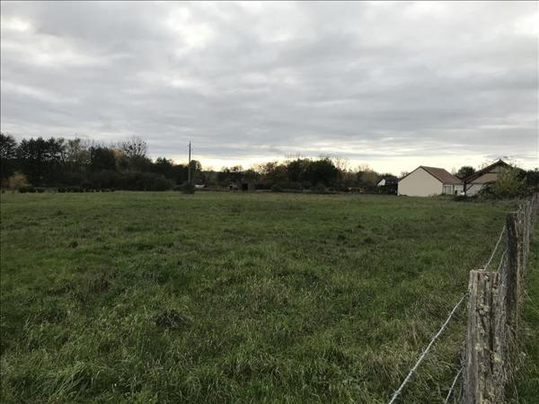 Terrain à vendre |  Charenton-du-Cher |  2050 m²