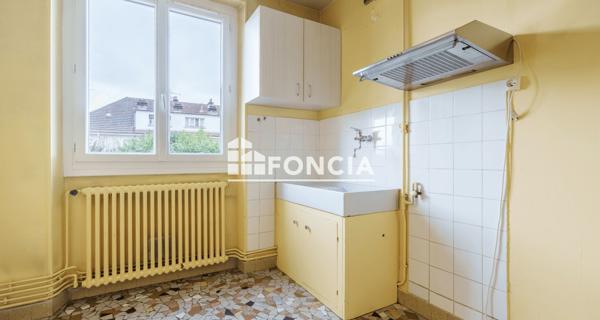 À vendre Studio 53.48 m² - Dijon 21000
