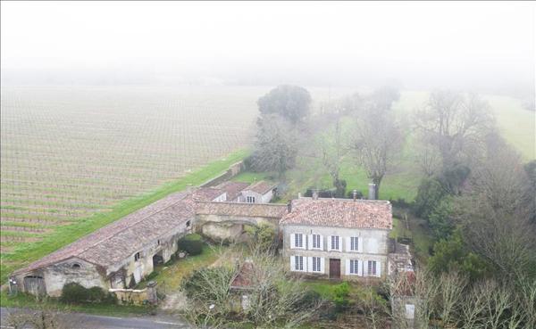 Maison à vendre |  Jonzac |  9 pièces | 277 m²