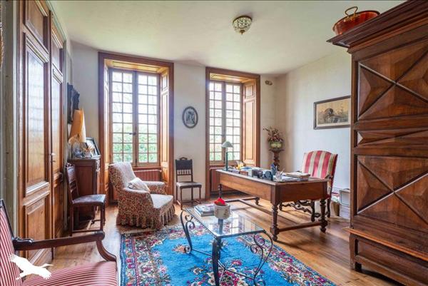 Maison à vendre |  Jonzac |  9 pièces | 277 m²