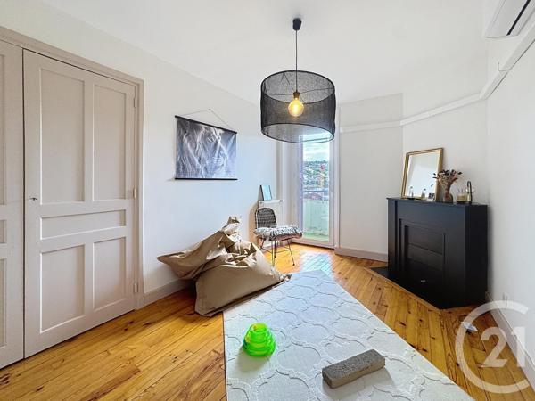 Appartement F4 à vendre  5 pièces - 157 m2 LE PUY EN VELAY - 43